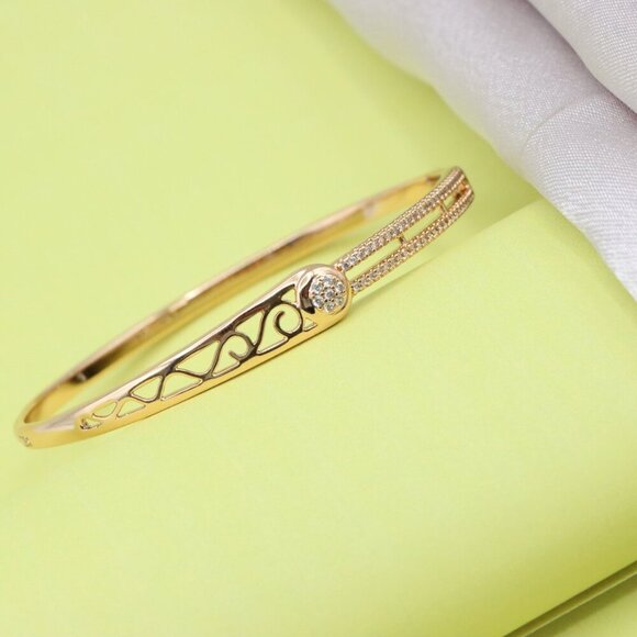 Elegant Rose Gold Bangle with Filigree & Sparkling Center Stone, XPBL0418 - Picture 1 of 12
